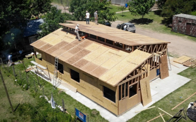 INTA construye oficina en madera con paneles y termotanques