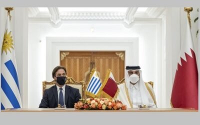 Con la bandera de los alimentos que Uruguay produce, Lacalle viajó a Catar.