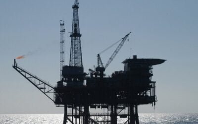 OPEP aumentará producción de petróleo, sujeta a revisión por incertidumbre del mercado.