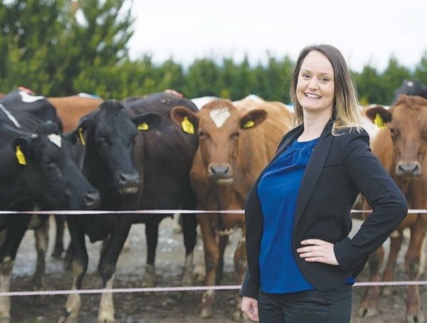 Menos leche y la invasión a Ucrania explica el alza de precios de Fonterra.