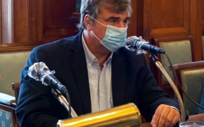 Botana planteó medidas que reducen hasta $ 12/Lt el precio de las naftas y el gasoil.