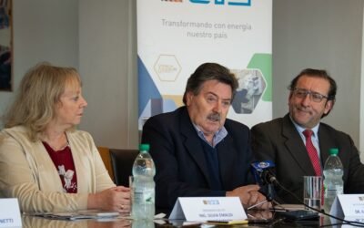 UTE y Colonización firmaron acuerdo para electrificar a más de 200 colonos.