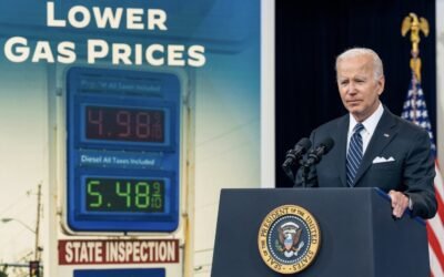 Ante la disparada de los combustibles, el presidente de EE.UU. propuso reducir impuestos que los encarecen.