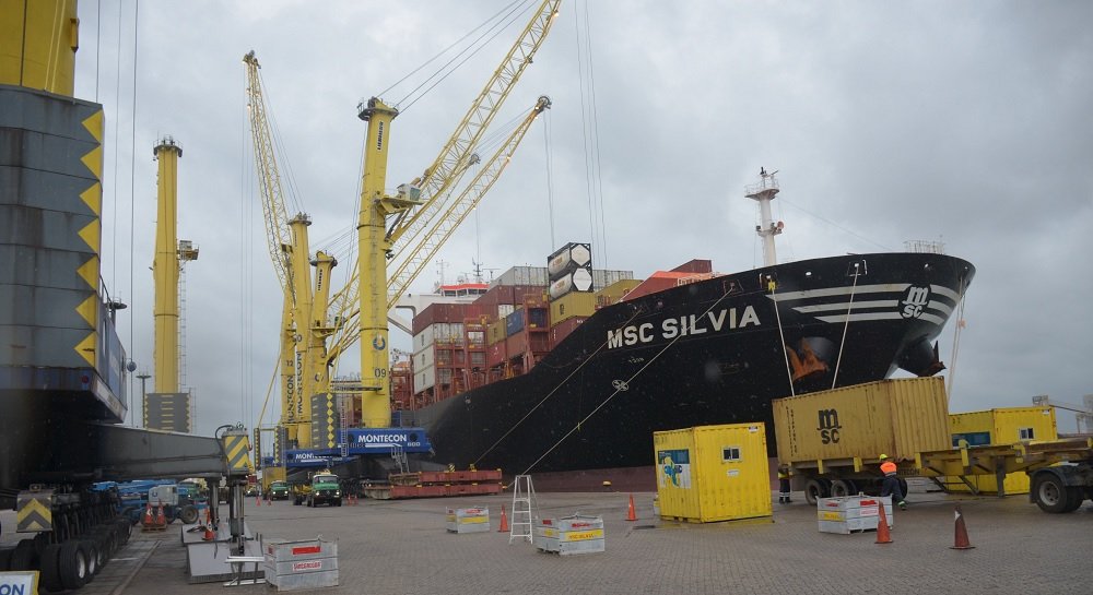 Puertos europeos bloquean 300.000 toneladas de fertilizantes rusos.
