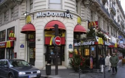 Cuidado ambiental. Francia prohibió que restaurantes empleen vajilla descartable.