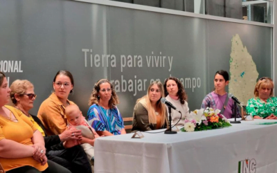 Colonización entregará tierras a grupos de productoras rurales.