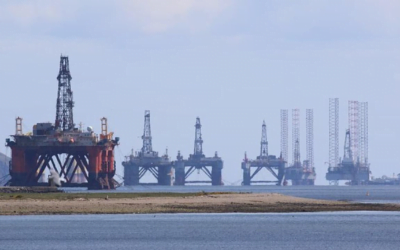 Dificultades financieras en Estados Unidos hacen bajar el barril Brent.