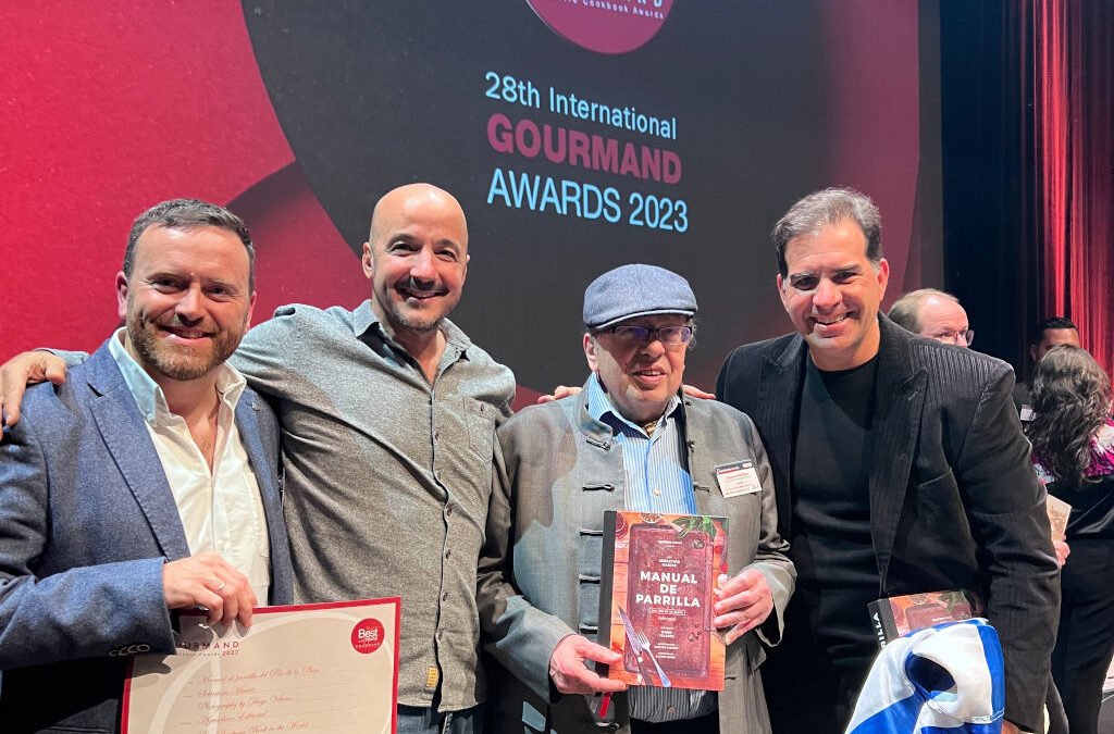 El Libro «Manual de Parrilla» de Aguaclara logró en Suecia el primer premio como mejor publicación de barbecue del mundo