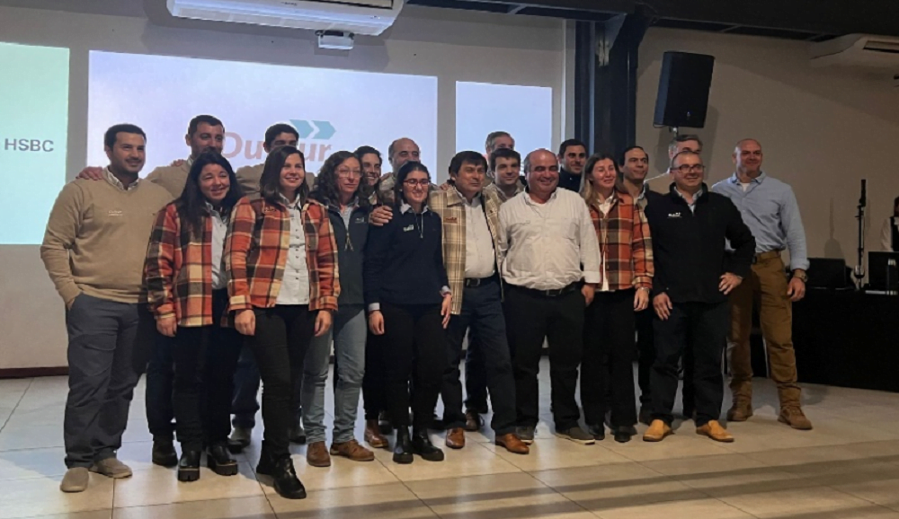 Dufour realizó exitosa jornada anual.