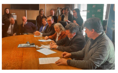 Colonización firmó convenio con UTE en mejora de servicios.