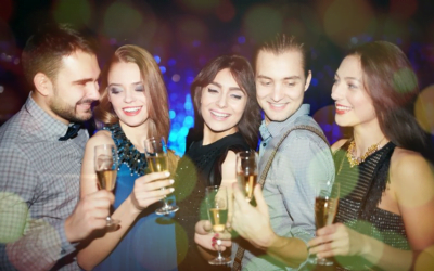 El alcohol no altera la percepción del atractivo, pero influye en la decisión de acercarse.