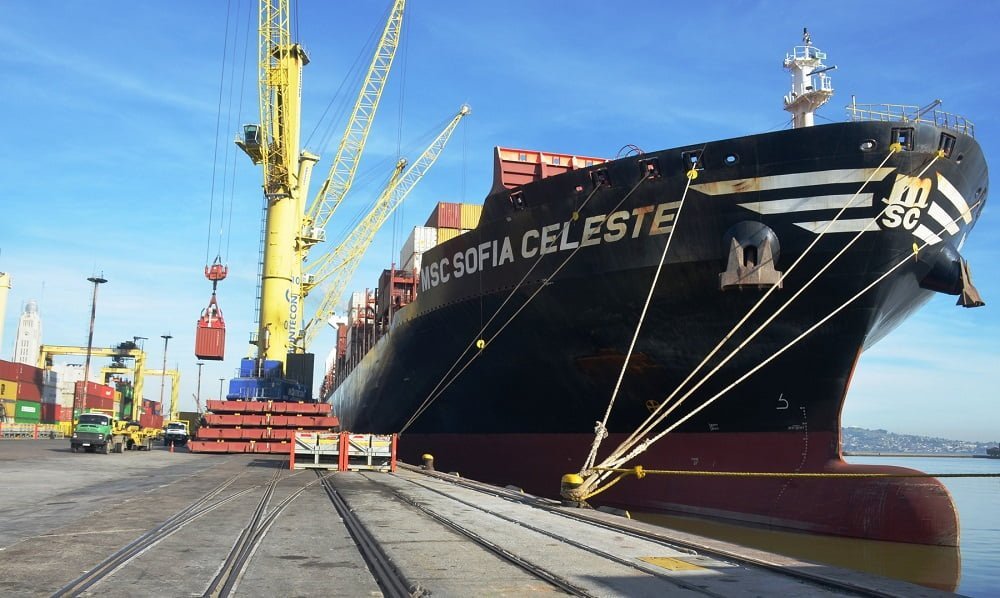 En agosto volvieron a bajar las exportaciones completando un año de caídas.