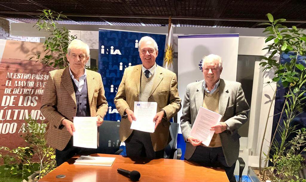 Expo Prado. Inale e INIA firmaron acuerdo para el crecimiento del sector lácteo.