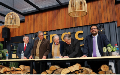 Expo Prado. Inale e INAC firmaron convenio para fortalecer la producción de carne en los tambos.