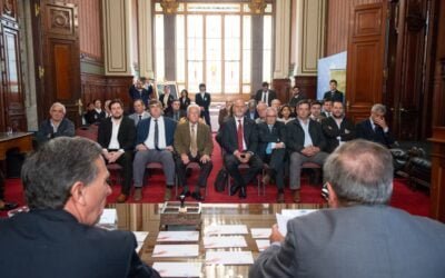 El Correo presentó sello por 60 años de la Comisión Mixta Uruguayo-Brasileña.