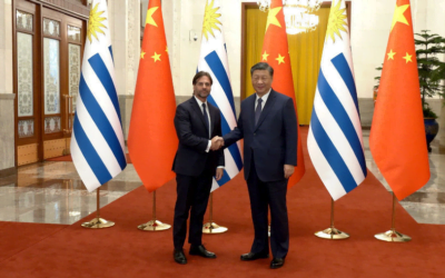 Uruguay obsequió dos toros al presidente chino.