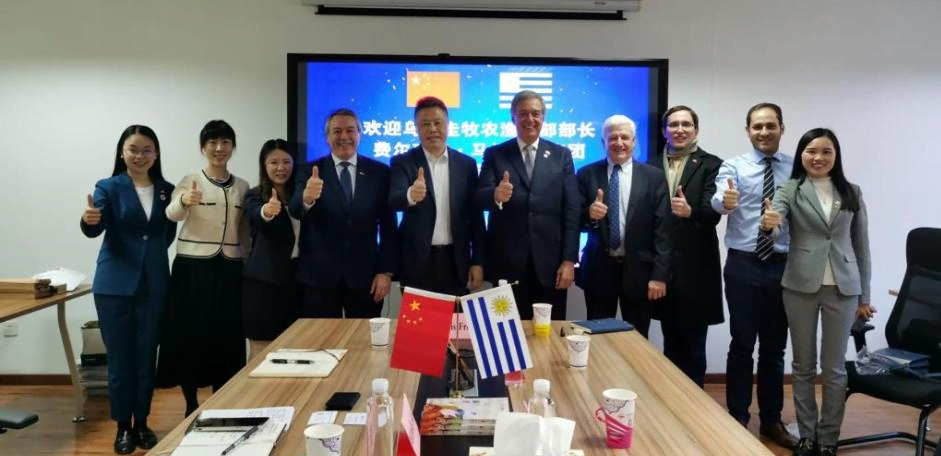 Puesta a punto de la visita del ministro Mattos en China.