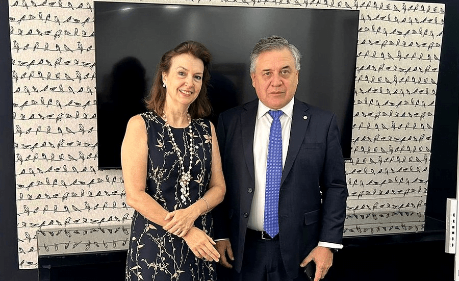 Uruguay y Argentina se comprometen en el dragado del canal de acceso a Montevideo.