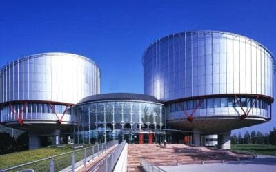 Tribunal europeo antepone el bienestar animal a los ritos de faena halal y kosher.