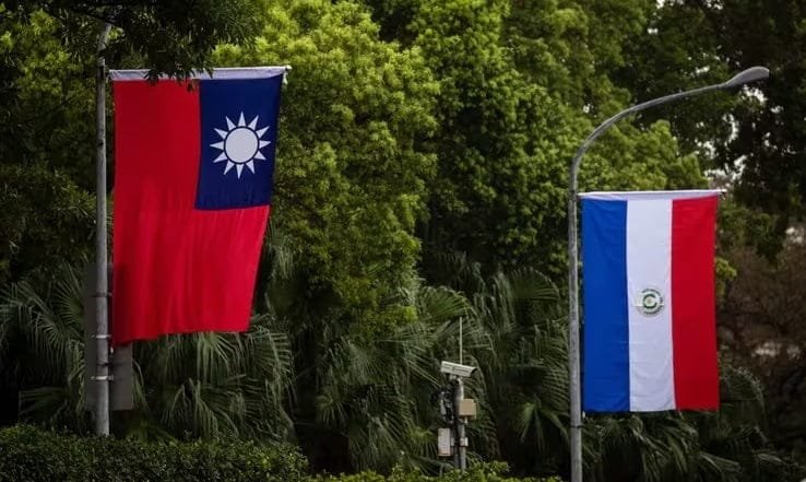 Presidente de Paraguay dice que vende soja a China y genera tensión diplomática con Beijín.