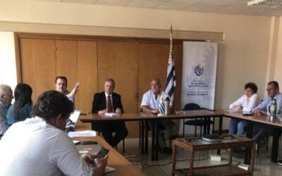 Sector apícola planteó al ministro Mattos la problemática que enfenta para exportar propóleos.