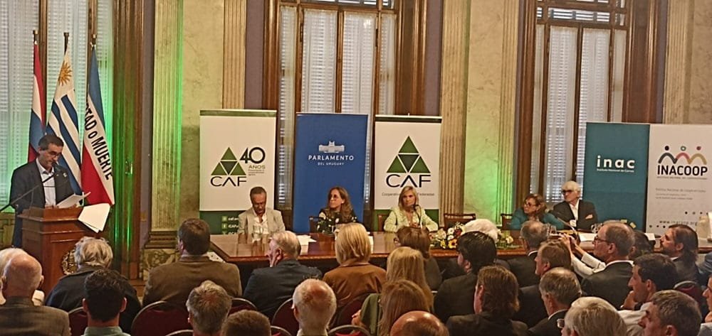 Al celebrar sus 40 años, CAF planteó los riesgos del atraso cambiario y pidió incluir las cooperativas en la Comap.