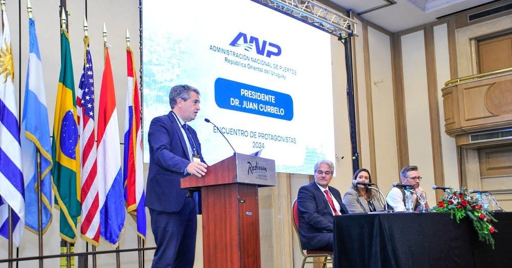 Puerto de Montevideo profundiza su acceso a 14 metros.