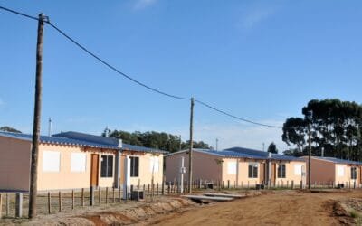 La madera pujante y con futuro: Mevir entrega viviendas en Chuy.