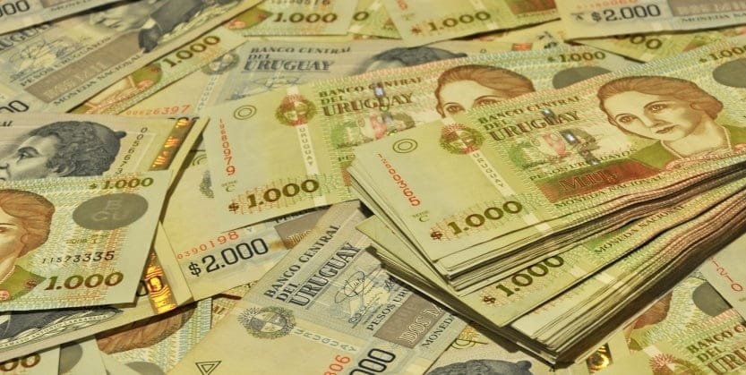 Bancos y administradoras de crédito presentan un programa voluntario de reestructuración de deudas.