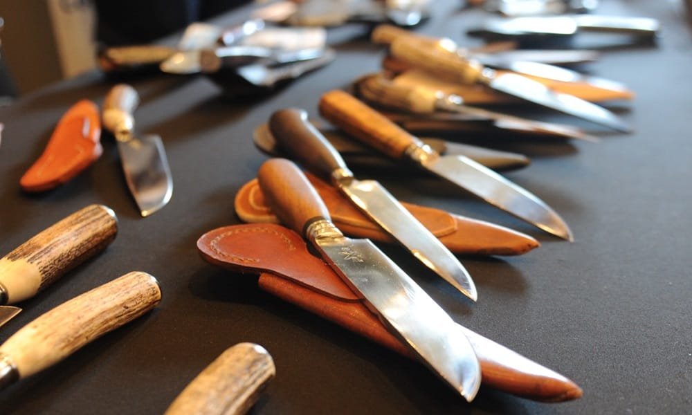 Lacalle elogió la calidad de la cuchillería criolla nacional.