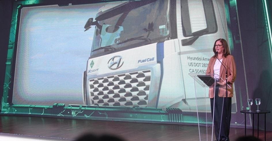 Ministra Facio presentó primera planta de hidrógeno verde en Uruguay que implica una inversión millonaria.