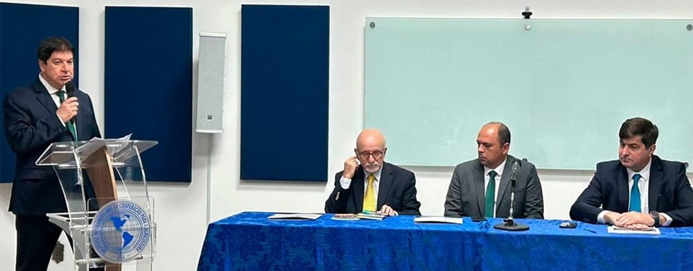 Embajada uruguaya en Brasil, junto a IICA, organizó debate sobre integración logística.