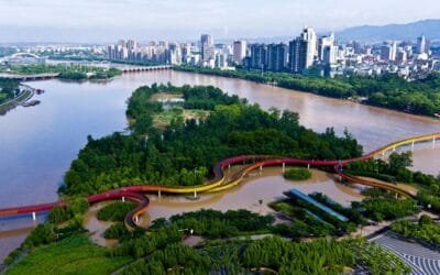 El agua en el centro de atención rural y urbana.