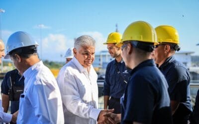 Canal de Panamá deja más de US$ 2.000 millones. Es el principal activo y negocio del país dijo el mandatario.