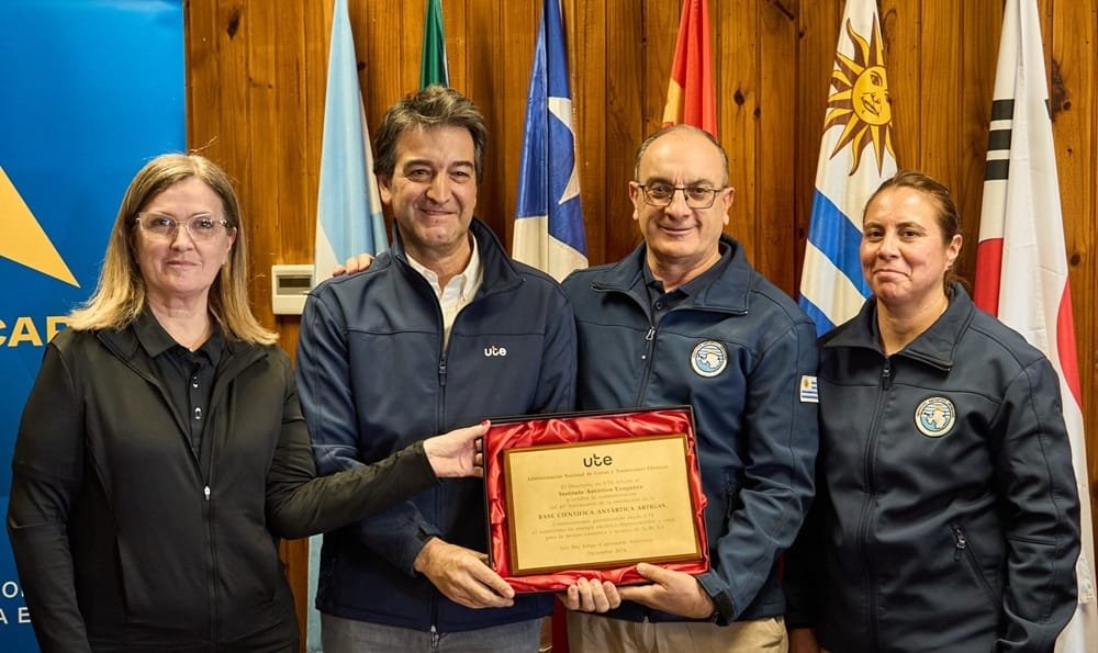 UTE también está en la Base Científica Antártica Artigas, que celebró su 40º aniversario.