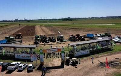 Revolución agrícola, el desarrollo de maquinaria incorporando avances tecnológicos.