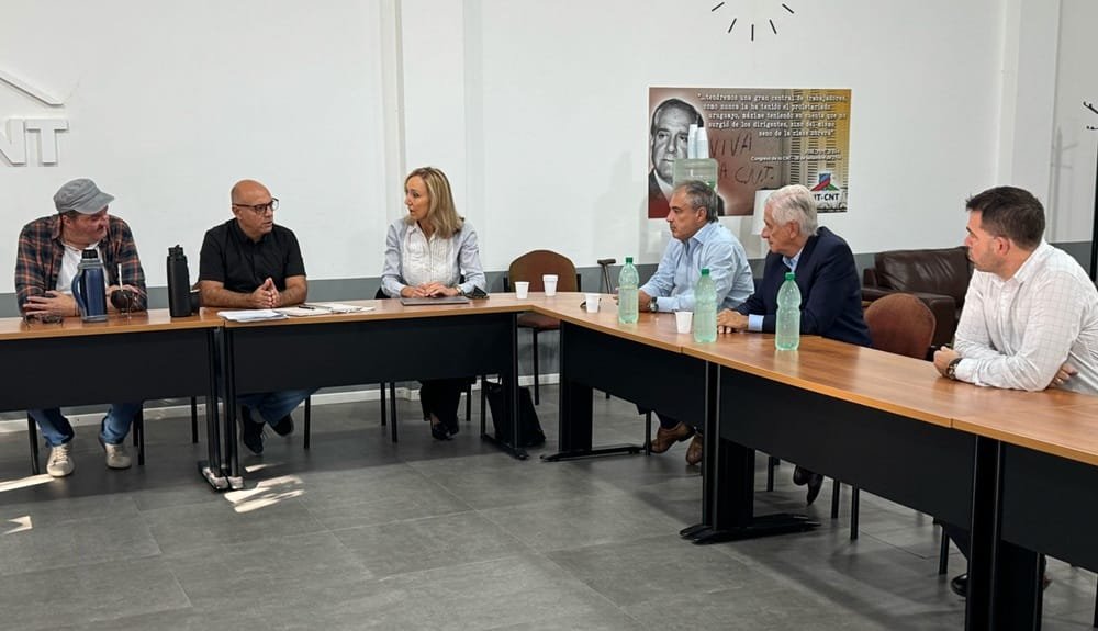 La Confederación de Cámaras Empresariales se reunió con el PIT-CNT.