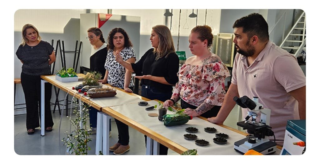 UTEC avanzan en un “superalimento” para plantas usando residuos, plantas invasoras y nanotecnología.