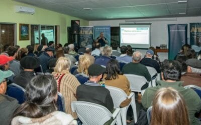 Montes del Plata, Microsules y el MGAP realizaron capacitaciones sobre control de garrapata.