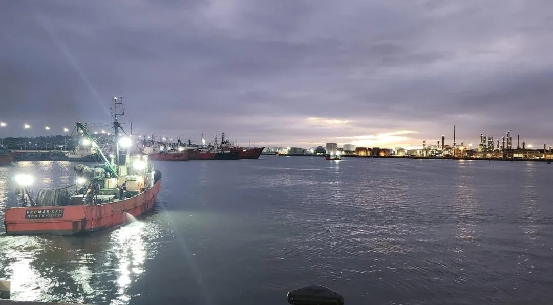 Ancap vuelve a entregar combustibles a buques extranjeros.