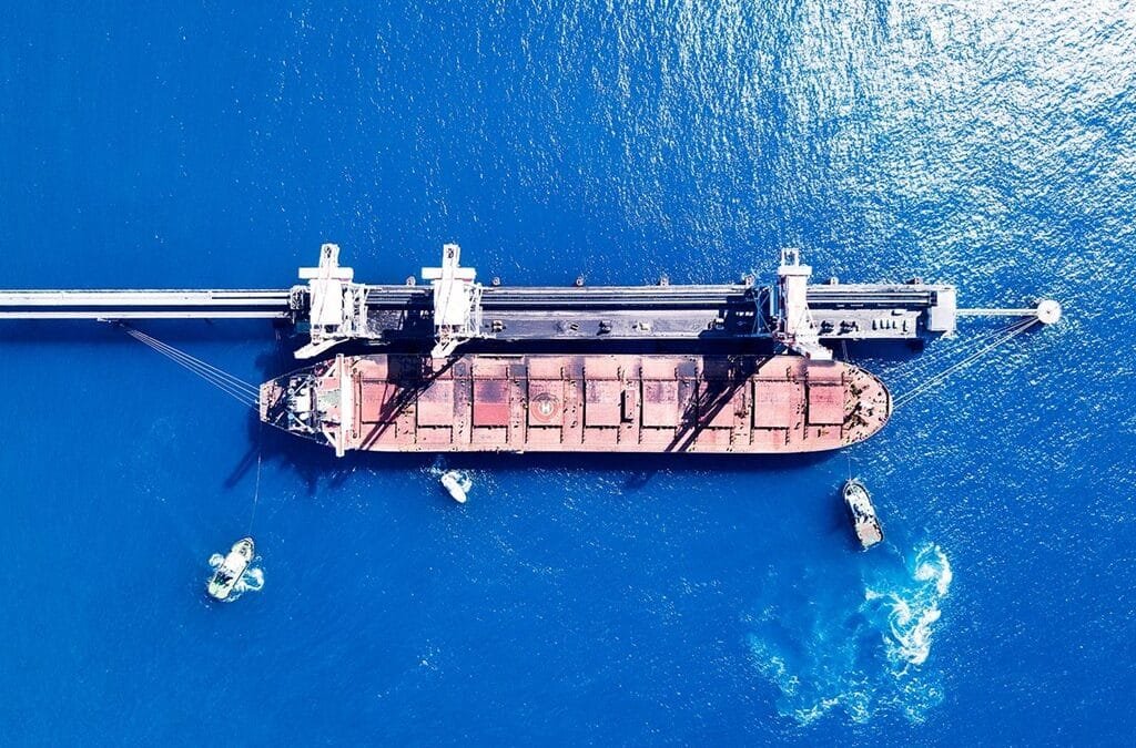 Tarifas portuarias de China y Estados Unidos alteran flujos de carga y elevan costos.