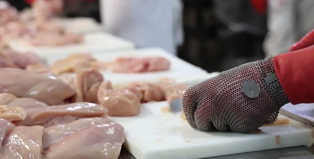 Cupra alerta: el contrabando de pollo golpea al mercado formal.