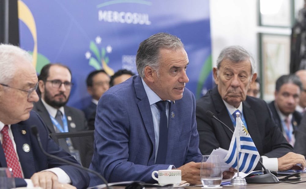 El presidente Orsi defendió un Mercosur en tónica aperturista.