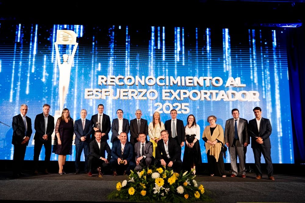 BROU y la Unión de Exportadores premian a los principales exportadores del país.