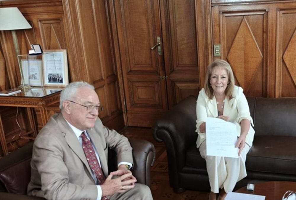 Legislador blanco reclama a Lubetkin la entrega formal del proyecto de ley sobre el acuerdo con la UE.