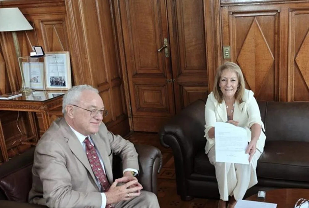 Legislador blanco reclama a Lubetkin la entrega formal del proyecto de ley sobre el acuerdo con la UE.