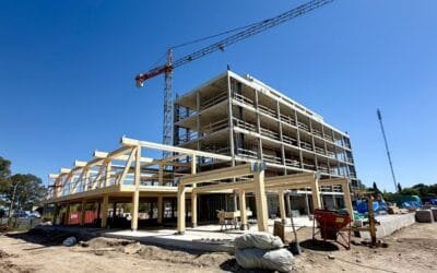 En Colonia avanza la construcción del mayor edificio de oficinas en madera laminada.