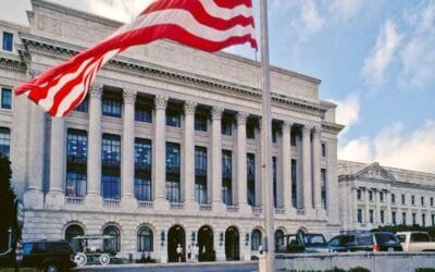 USDA anunció que concluyó la planta de dispersión de moscas contra la bichera en Texas.