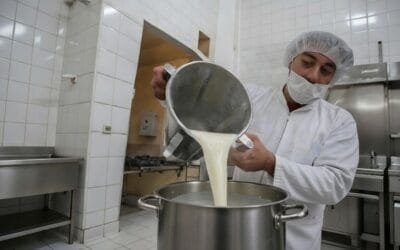 UTEC desarrolla lactosuero: de subproducto lácteo a adhesivo natural.