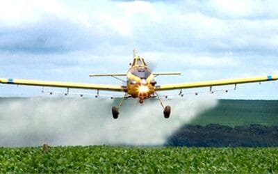 Aviación agrícola: advierten sobre drones pulverizadores y piden marcos regulatorios seguros.